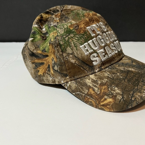 IT'S HUGGING SEASON Realtree Camo Toddler Hat Adjustable Cap Hunting Fishing - Picture 5 of 9